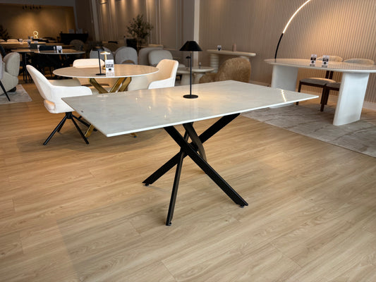 LIRA - Mesa de Comedor - 150cm