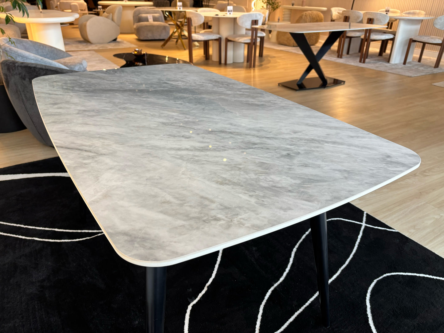 LOLA - Mesa de Comedor -  140cm