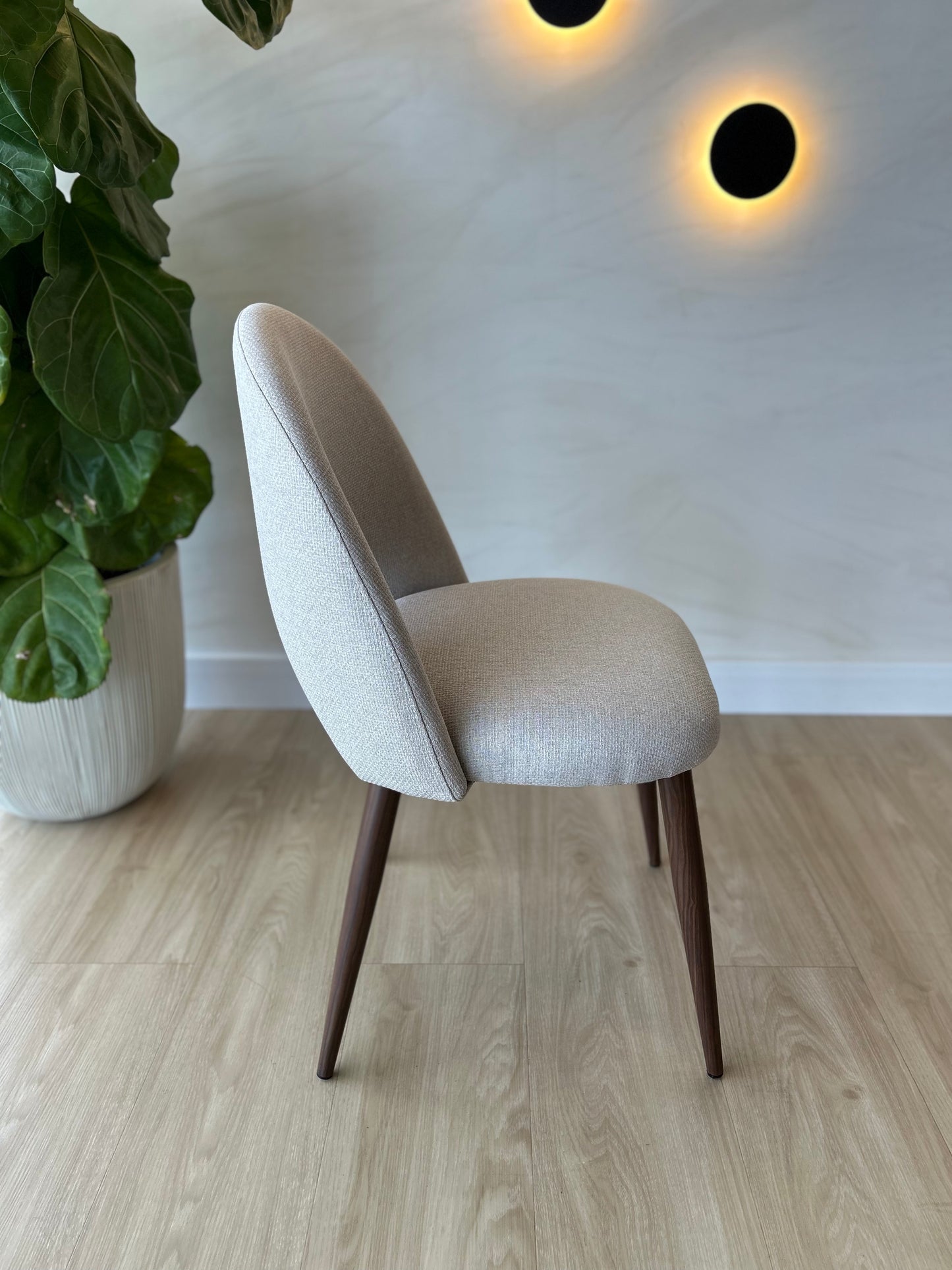 MAYA - Beige (BAR04) - Base de Metal Color Walnut