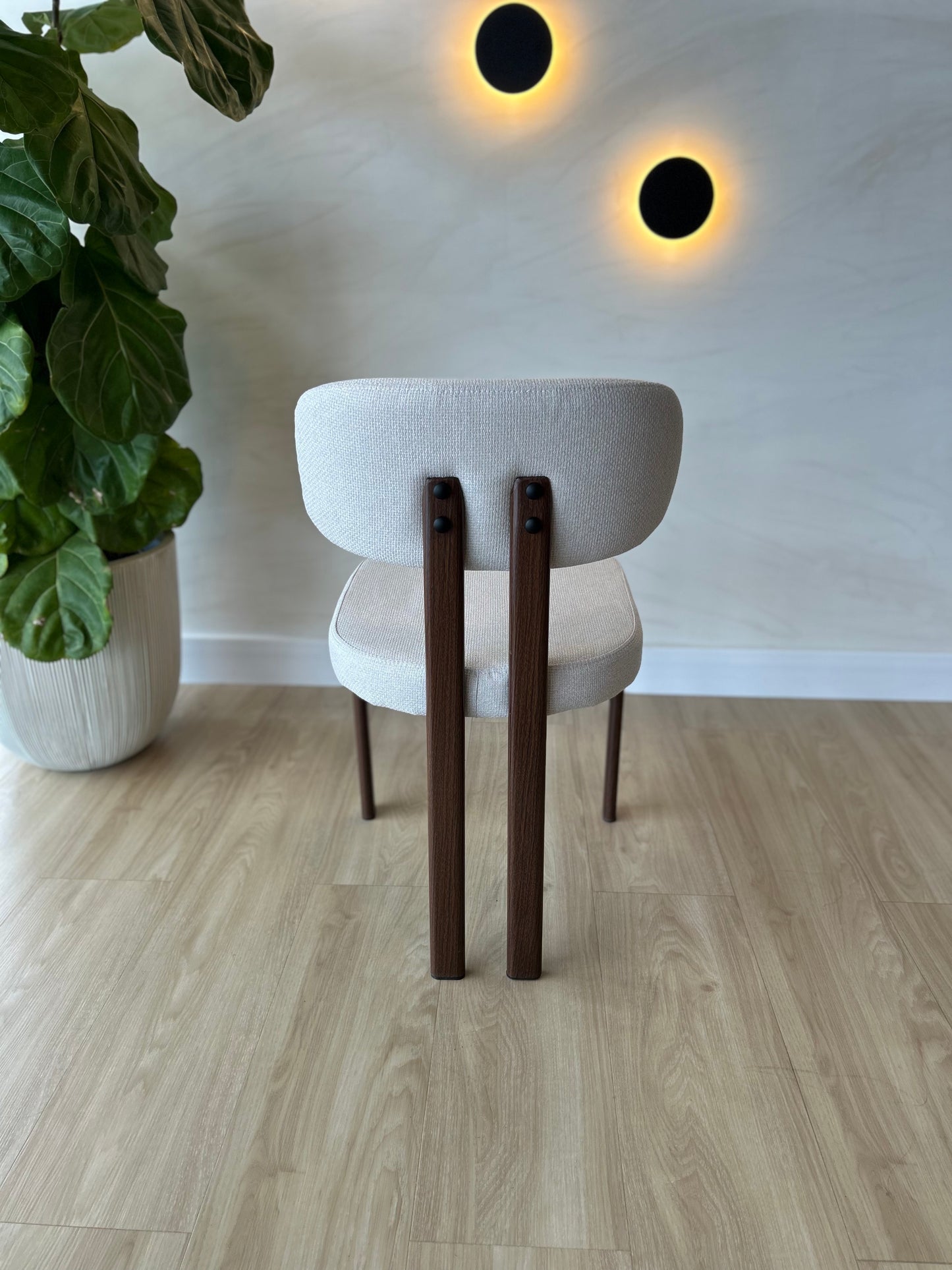 MIKA - Beige (BAR03) - Base de Metal Color Walnut