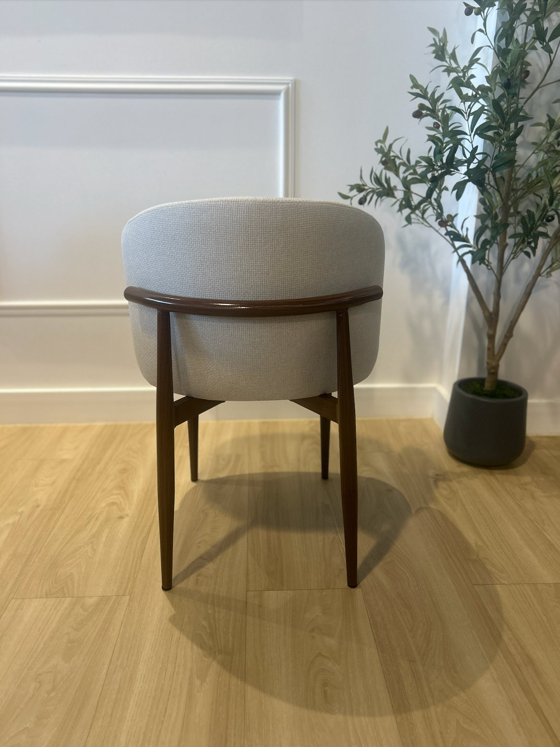 ANYA - Beige (BAR03) - Base de Metal Color Walnut