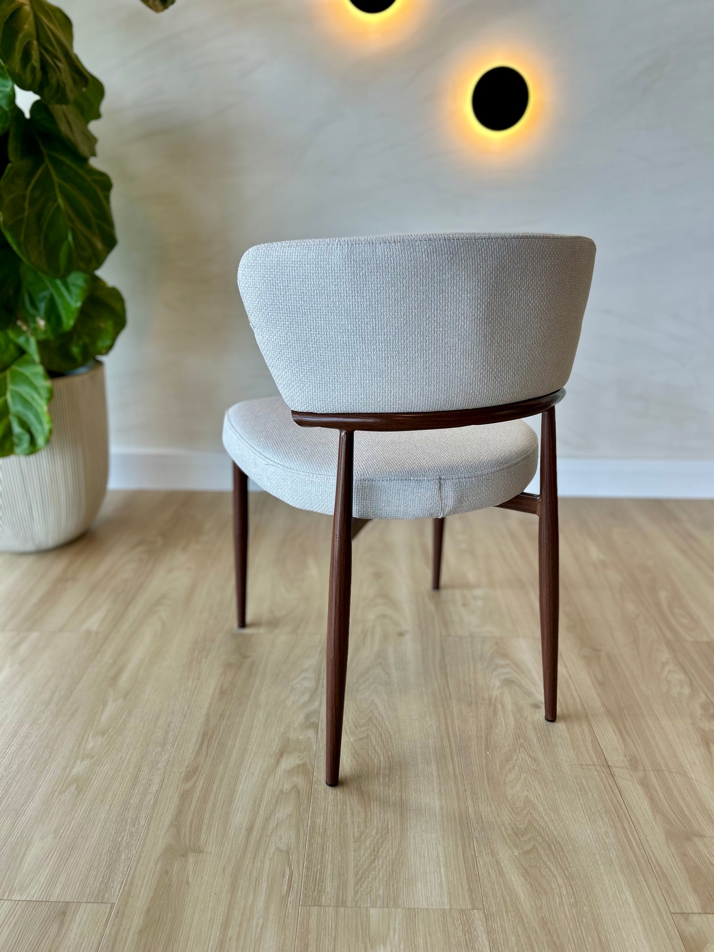 VERA - Beige (BAR03) - Base de Metal Color Walnut